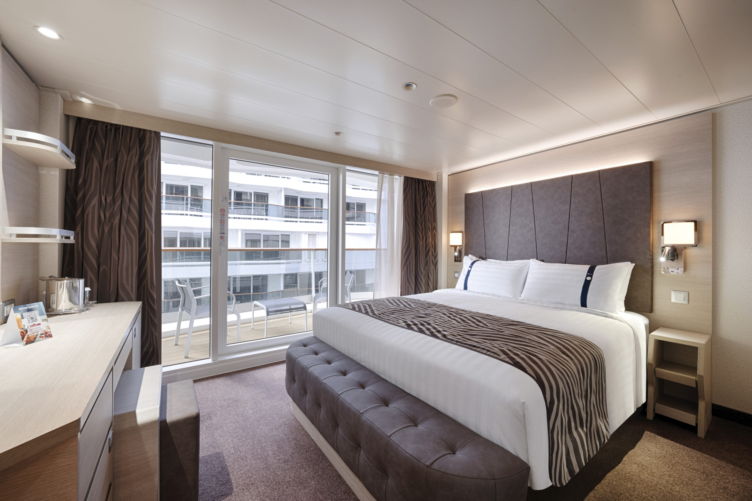 MSC World Asia, Deluxe Balcony With Promenade & Ocean View (PV)